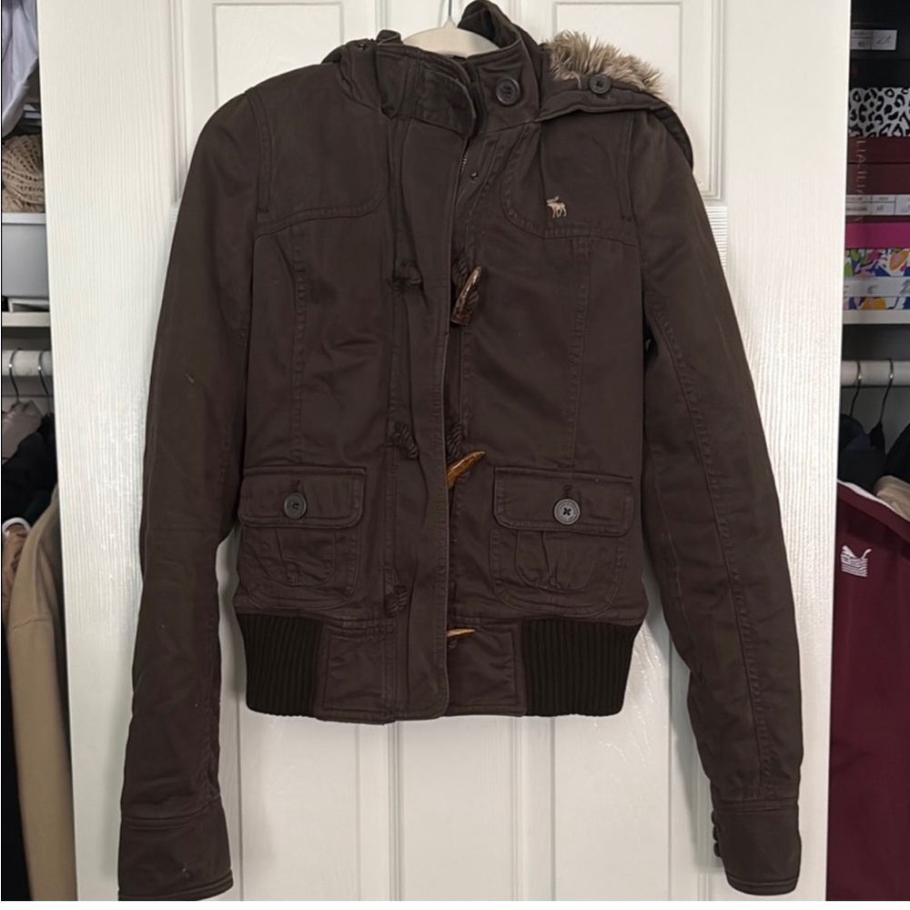 ISO this exact Abercrombie jacket with hood